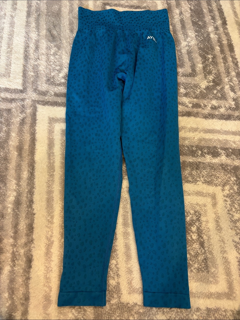 Abyl spotted leggings medium